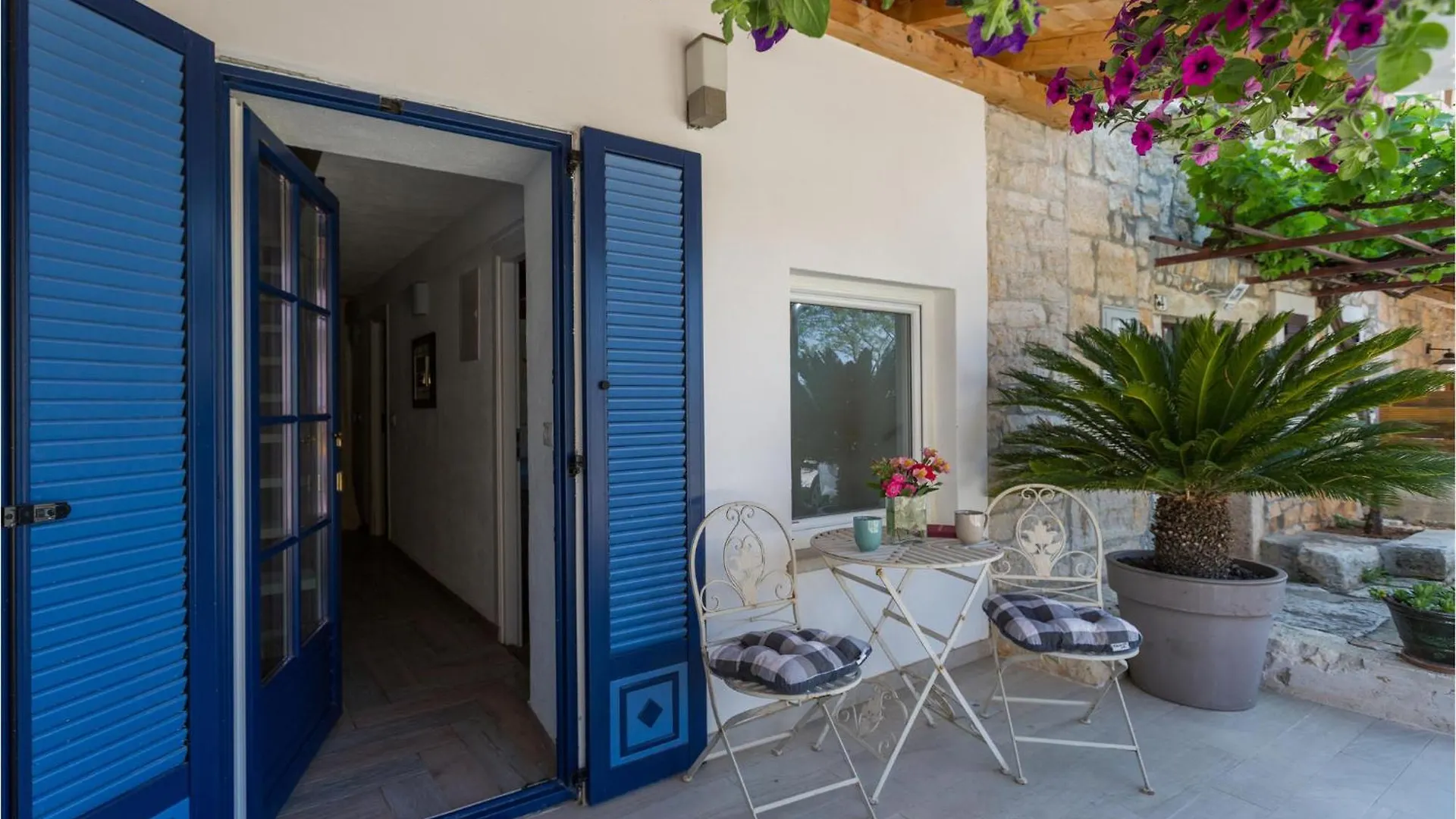 度假居 Beautiful Home In Putini With Kitchen Sorici