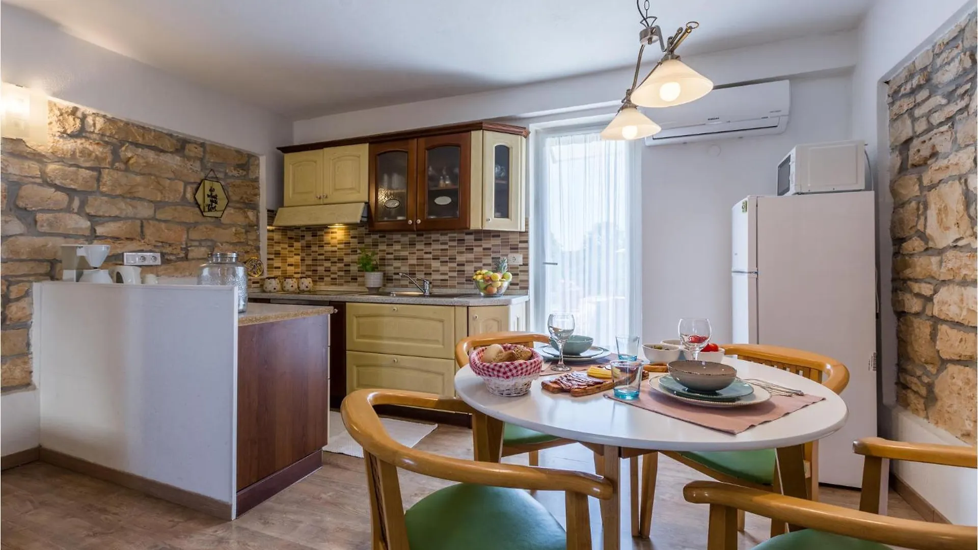 Vikendica Beautiful Home In Putini With Kitchen