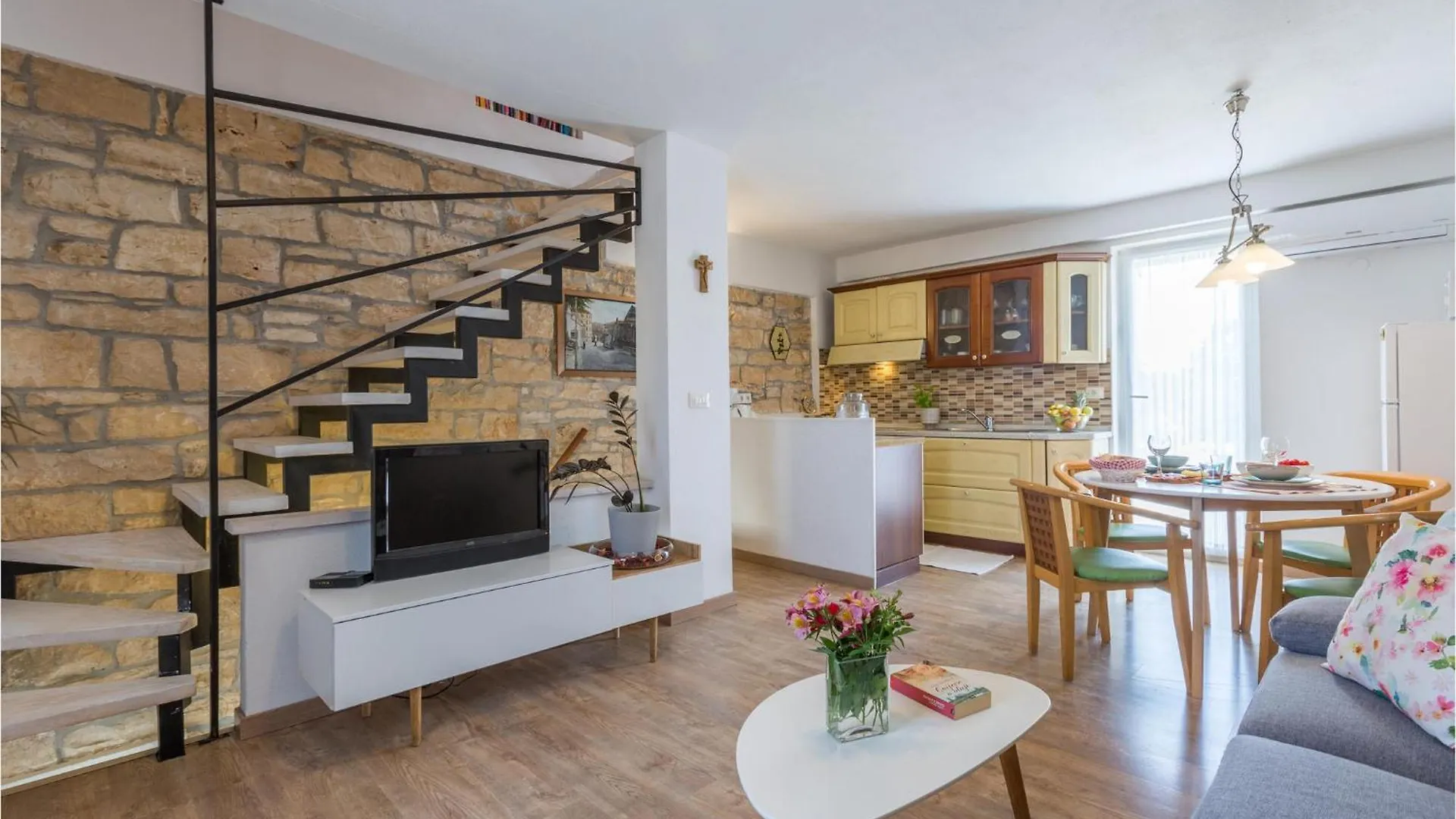 Vikendica Beautiful Home In Putini With Kitchen