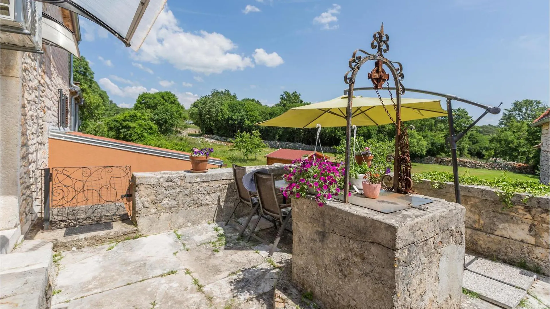 Beautiful Home In Putini With Kitchen Sorici