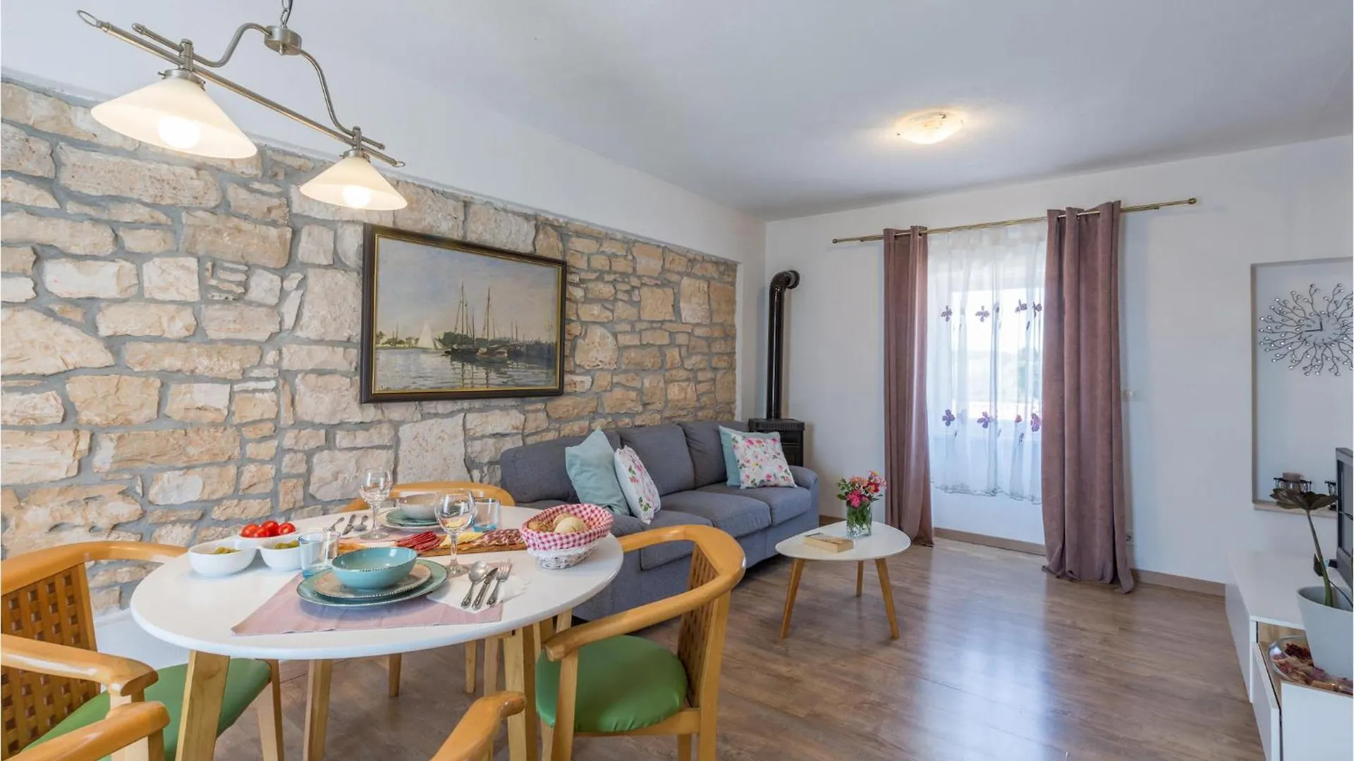 Beautiful Home In Putini With Kitchen Sorici 度假居
