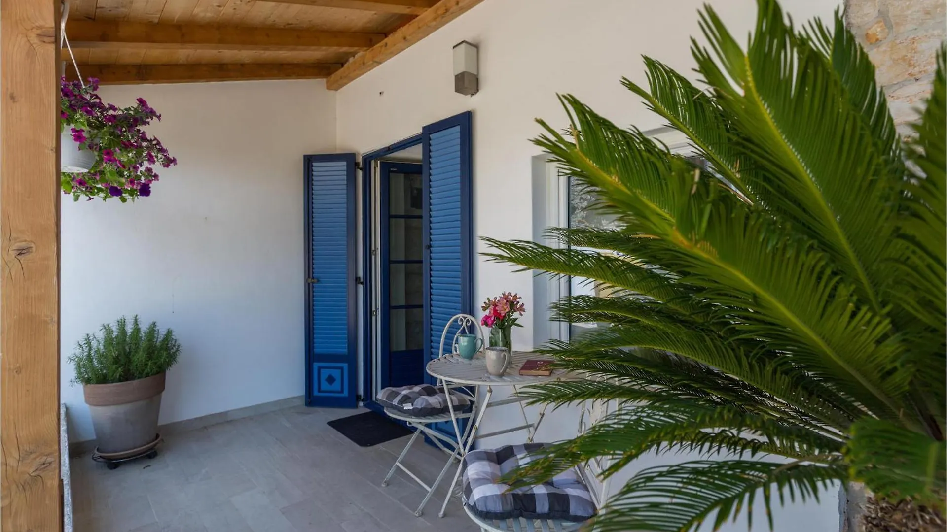 Beautiful Home In Putini With Kitchen Sorici