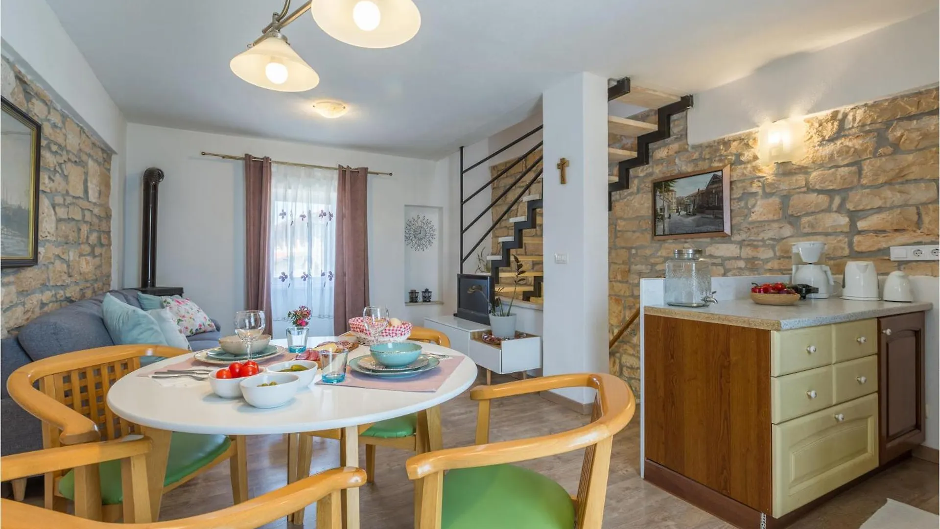 Beautiful Home In Putini With Kitchen Vikendica